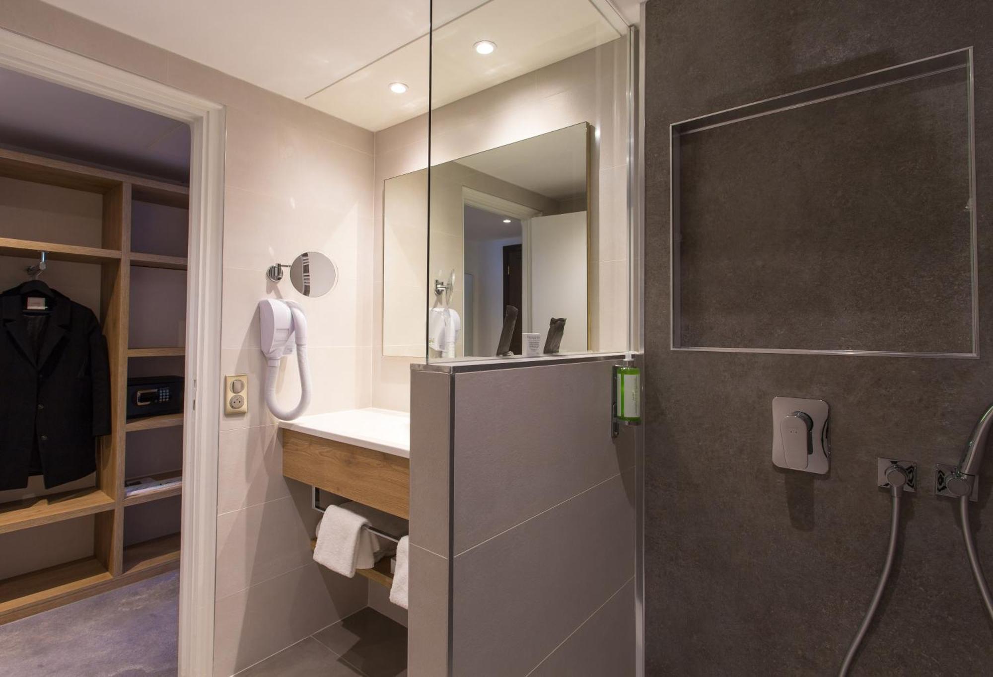 Hotel Des Congrès 3*