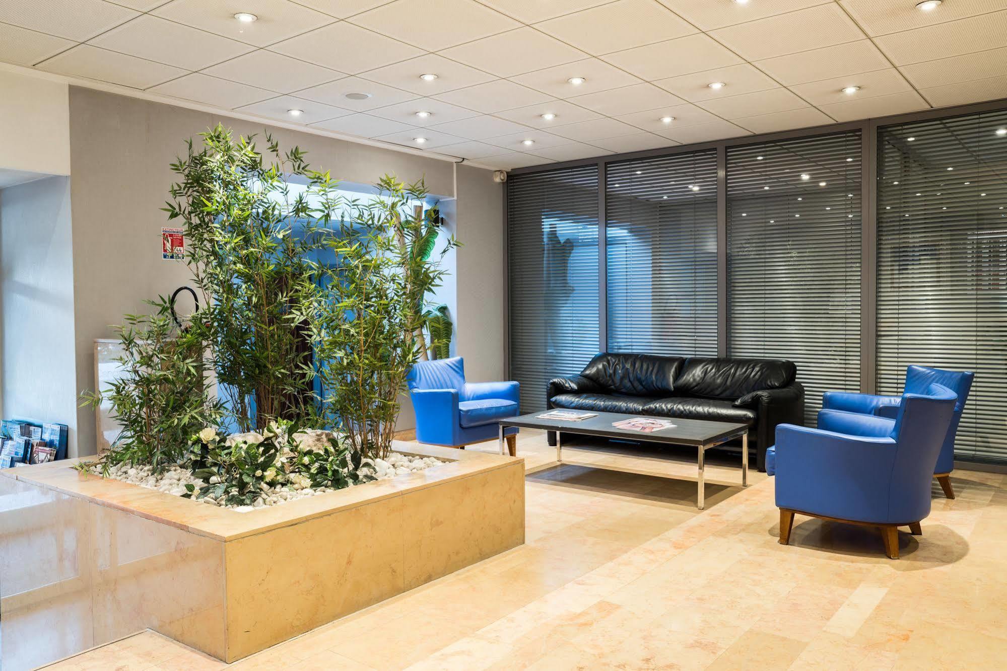 Hotel Des Congres 3*