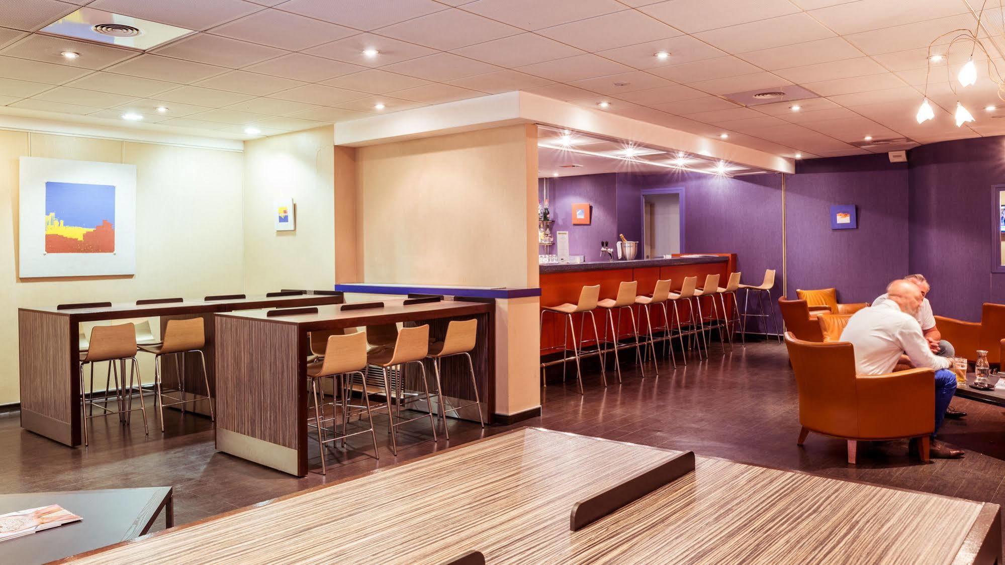 Des Congres Hotel 3*