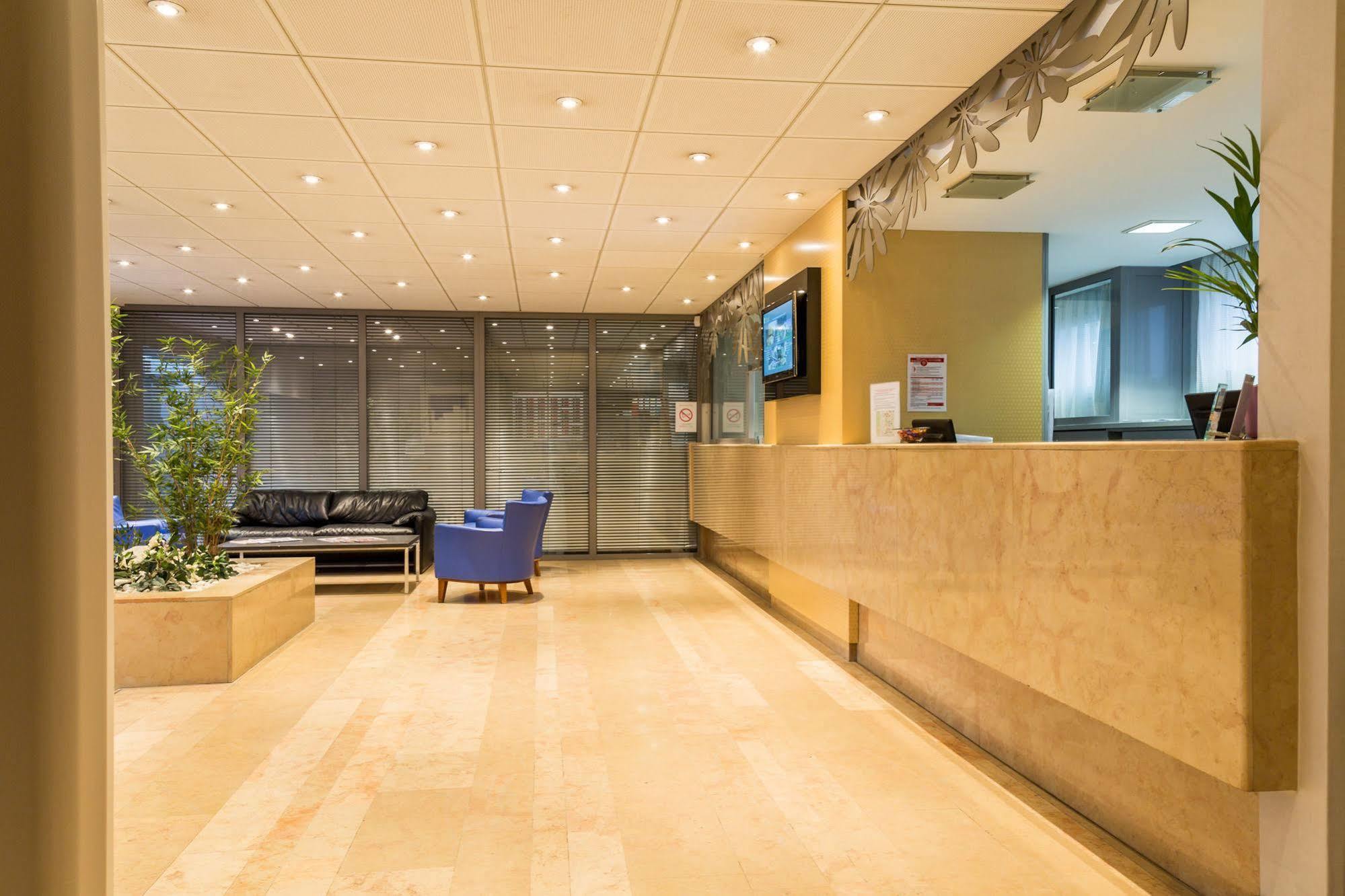 Hotel Des Congres